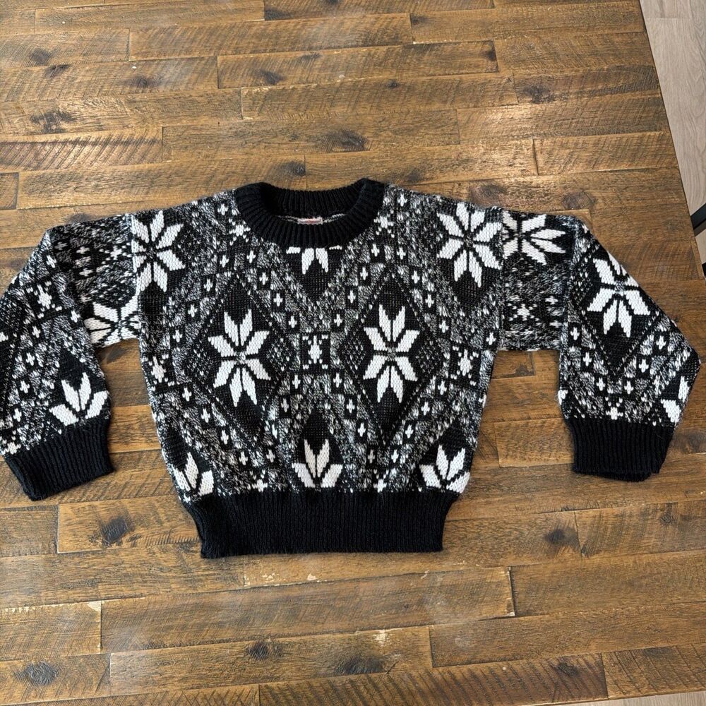 Vintage 80s 90s Nordic Ski Tow Away Zone Kids Sweater Snowflake Black & White 7
